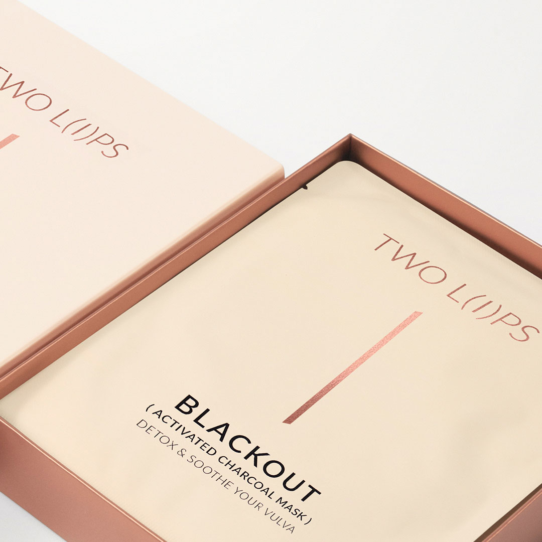 TWO LIPS Blackout Mask